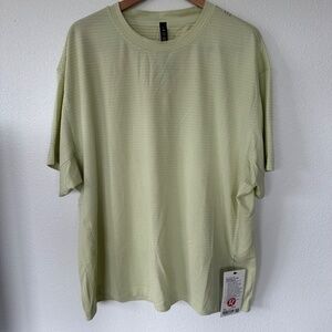 NWT lululemon Mens Textured Tech Training Sort Sleeve Tee in Sun-Green size XXL